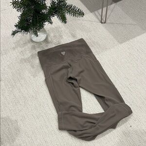 Artizia TNA beige High-Waisted Leggings